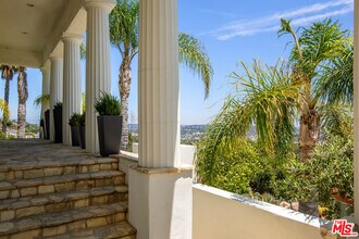 2249 Mountain Oak Dr in Los Angeles, CA - Building Photo - Building Photo