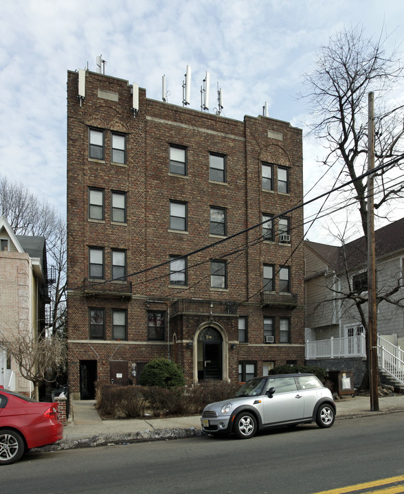 794 Anderson Ave in Fort Lee, NJ - Building Photo