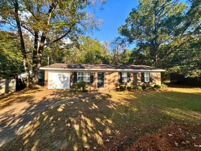 56 Alan Dr in Mobile, AL - Foto de edificio - Building Photo