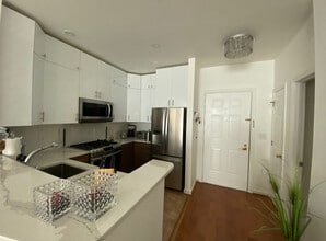 1645 International Dr, Unit 308 in Tysons, VA - Building Photo - Building Photo