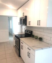 300 NW 97th St in Miami, FL - Building Photo - Building Photo