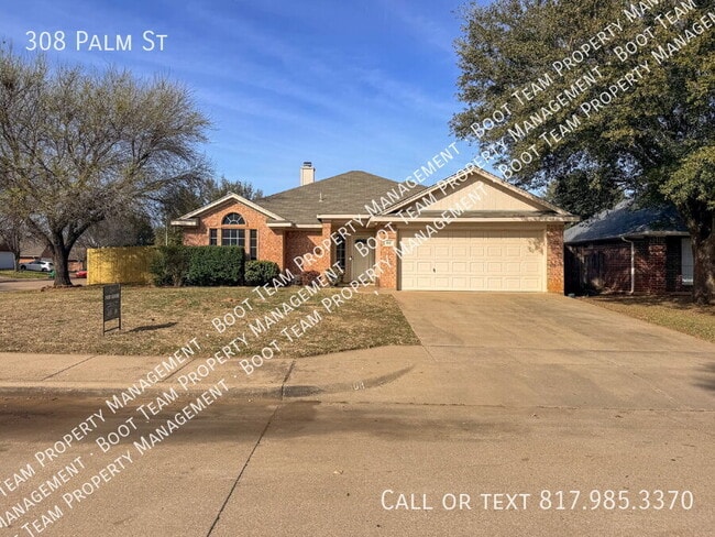 308 Palm St in Crowley, TX - Building Photo - Building Photo
