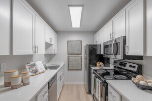 The Ridgedale in Bellevue, WA - Building Photo