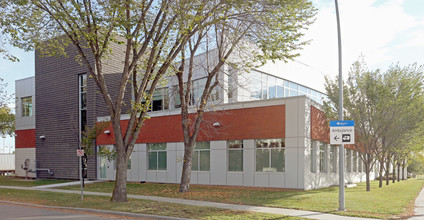 Commonwealth Pointe II in Edmonton, AB - Building Photo - Building Photo