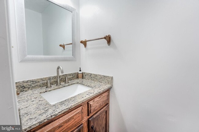 4711 Hersand Ct in Woodbridge, VA - Building Photo - Building Photo