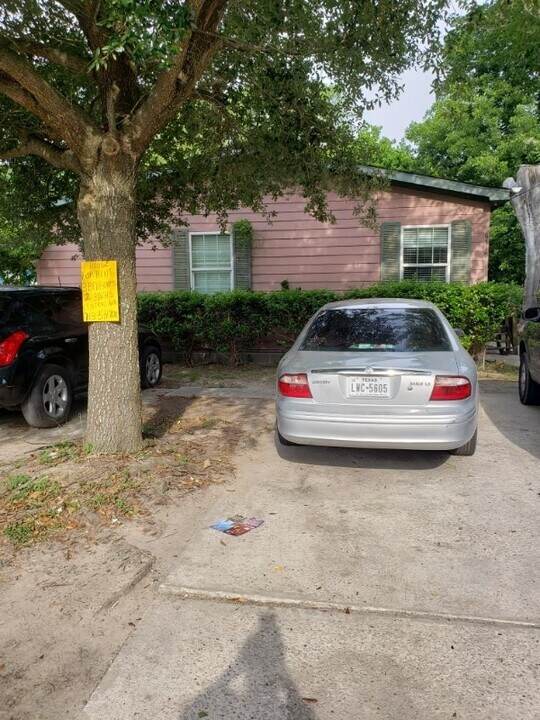 6519 De Priest St in Houston, TX - Building Photo