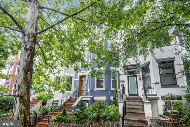 property at 120 V St NW