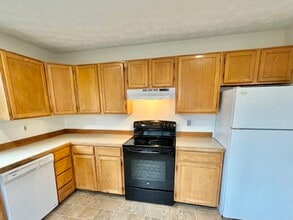 5841 E 6th Ave, Unit #3 in Anchorage, AK - Building Photo - Building Photo