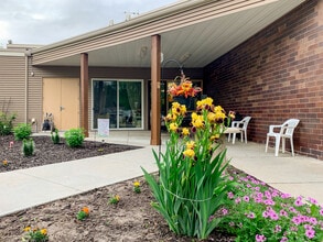 Woodland Apartments in Woodbine, IA - Foto de edificio - Building Photo