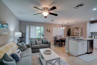 6633 Old Farm Trail in Boynton Beach, FL - Building Photo - Building Photo