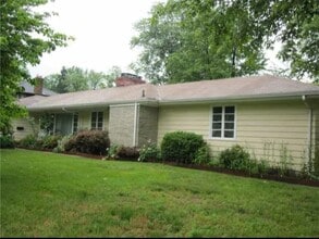 2123 Eileen Rd in Toledo, OH - Building Photo - Building Photo