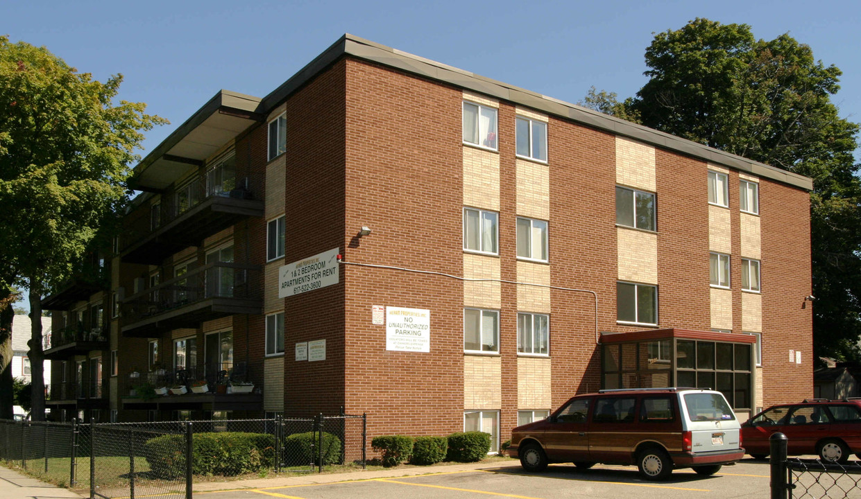 480 Norfolk in Mattapan, MA - Foto de edificio