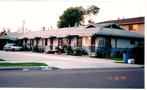 470-480 S Olive St in Orange, CA - Building Photo - Building Photo