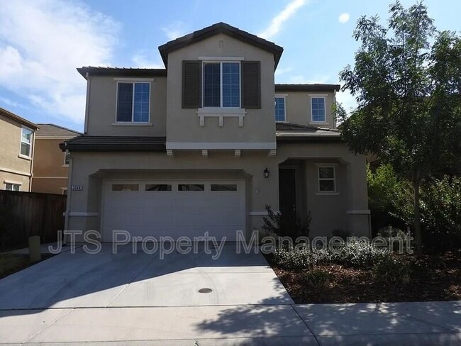 property at 3048 Ivy Creek Ln