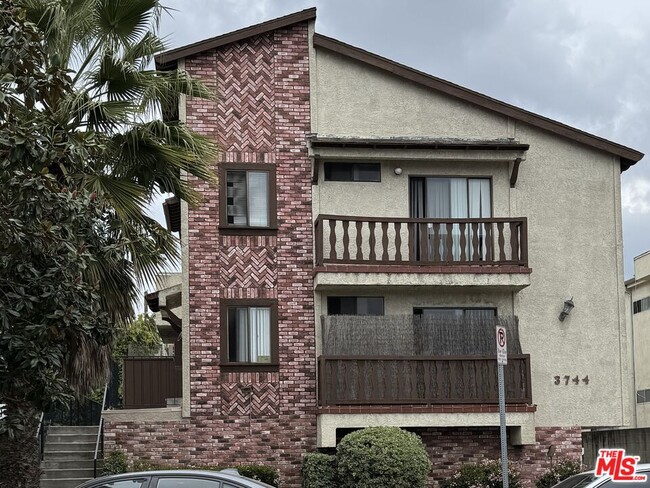 3744 Delmas Terrace in Los Angeles, CA - Building Photo - Building Photo