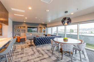 The LeeAnn in Seattle, WA - Building Photo - Interior Photo