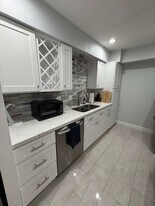 355 N Post Oak Ln in Houston, TX - Building Photo