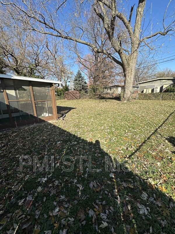 8439 Alder Ave in Berkeley, MO - Building Photo - Building Photo