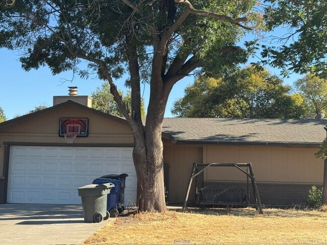 5546-5548 Kohler Garden Ln in North Highlands, CA - Building Photo - Building Photo
