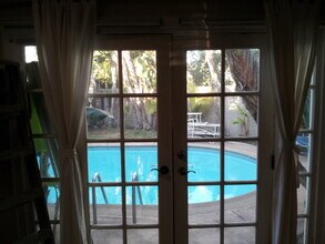 1517 Orange Ave in Costa Mesa, CA - Foto de edificio - Building Photo
