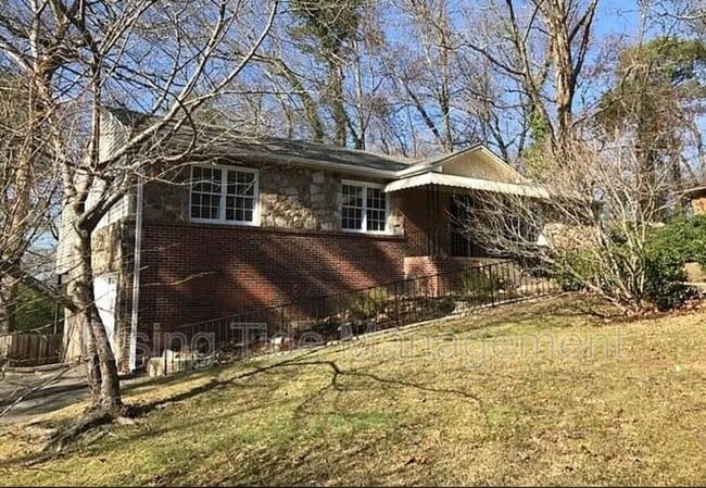 property at 800 Hillcrest Rd