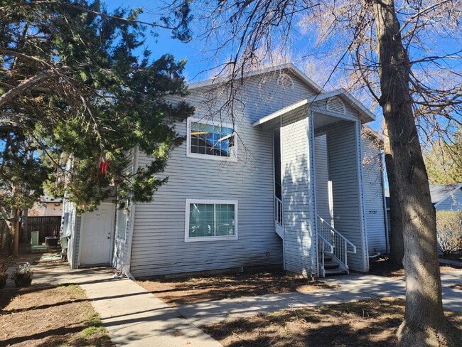 2227 S Stephen Ave