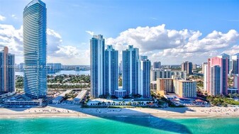 19111 Collins Ave, Unit 1705 in Sunny Isles Beach, FL - Foto de edificio - Building Photo