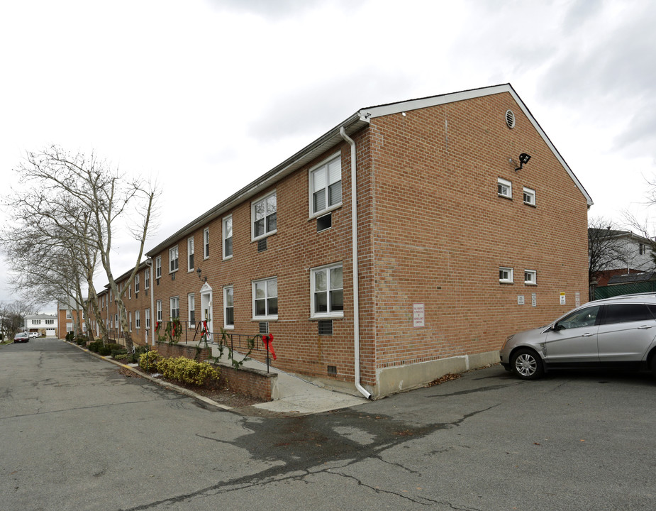 50 Elias Pl in Staten Island, NY - Foto de edificio