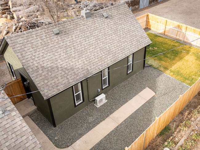 property at 1112 1/2 11th St