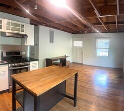 1322 Morgan Ln in Austin, TX - Building Photo - Building Photo