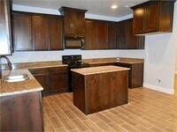 2811 Walnut St photo'