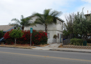 1010 Robinson Ave in San Diego, CA - Building Photo - Building Photo