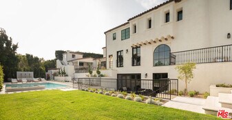 1121 Tower Rd in Beverly Hills, CA - Building Photo