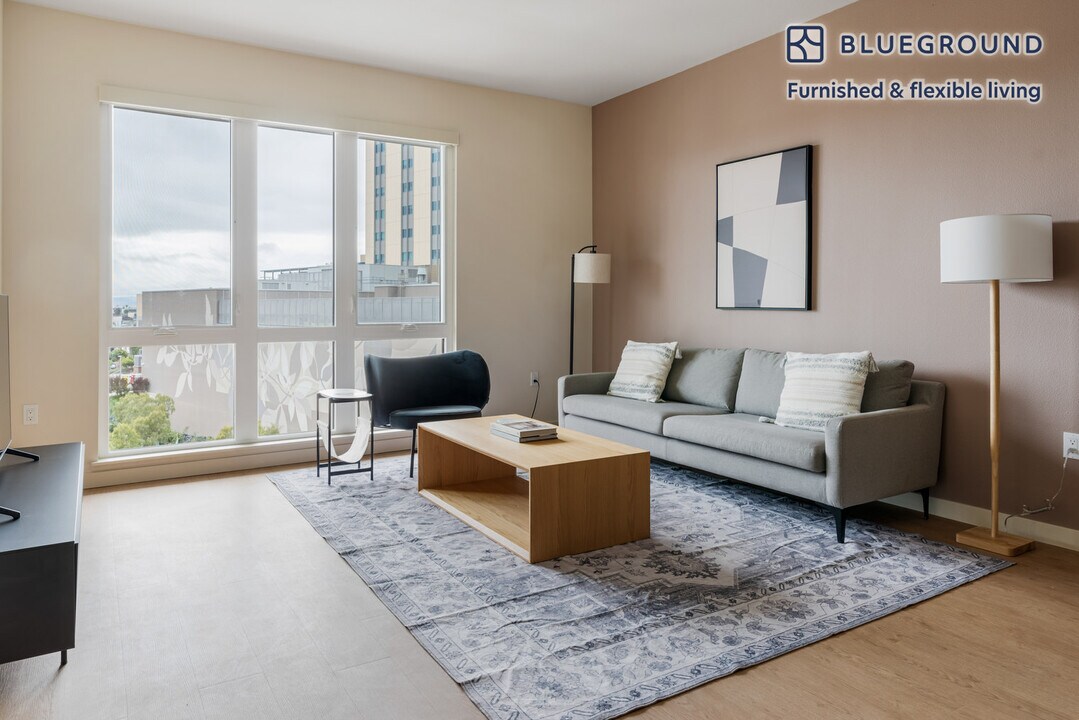 240 W MacArthur Blvd-Unit -FL4-ID1683 in Oakland, CA - Building Photo