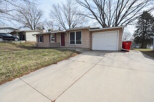 3960 Willow Heights Dr SW in Rochester, MN - Building Photo