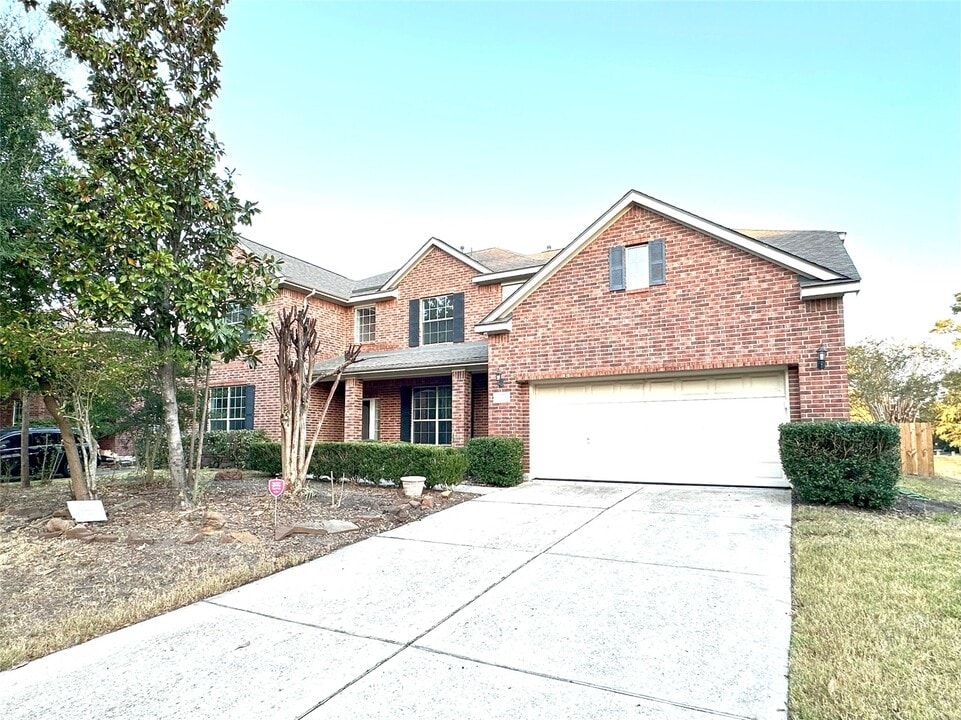 46 S April Mist Cir in Conroe, TX - Building Photo