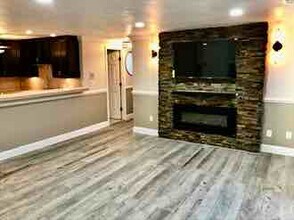 1619 Braley Rd, Unit 98 in New Bedford, MA - Building Photo - Building Photo
