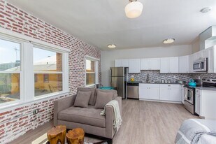 412 S Lake St in Los Angeles, CA - Building Photo