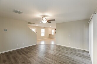 8039 W Agora Ln in Phoenix, AZ - Building Photo - Building Photo
