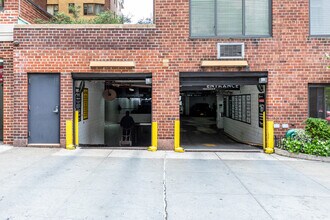 45 East End Ave in New York, NY - Foto de edificio - Building Photo
