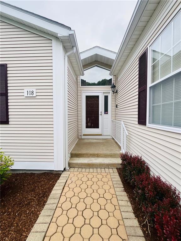 108 Orchard Meadows Dr in Smithfield, RI - Building Photo - Building Photo