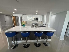 1717 N Bayshore Dr, Unit A-1840 in Miami, FL - Building Photo - Building Photo