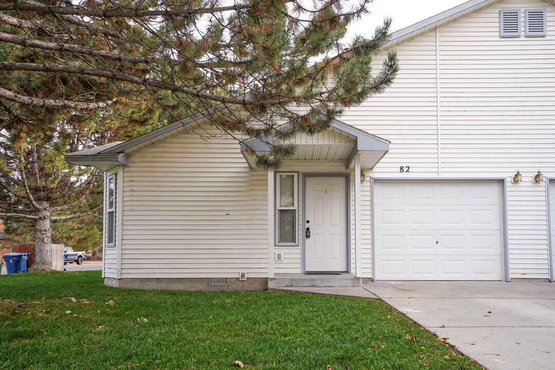 82 3rd St in Middleton, ID - Building Photo