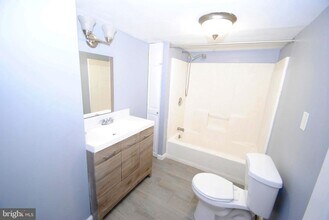 414 Lawrence St in Burlington, NJ - Building Photo - Building Photo