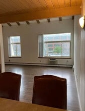 2131 N Summit Ave in Milwaukee, WI - Building Photo - Building Photo