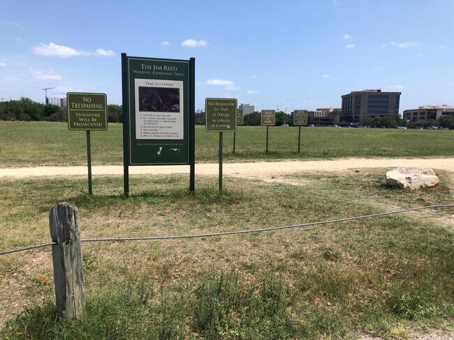 5819 Shadow Glen-Unit -3 in San Antonio, TX - Foto de edificio - Building Photo