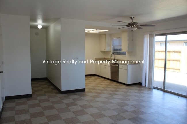 907 Oro Way in Lodi, CA - Building Photo - Building Photo