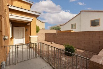 550 Twilight Blue Ave in North Las Vegas, NV - Building Photo - Building Photo