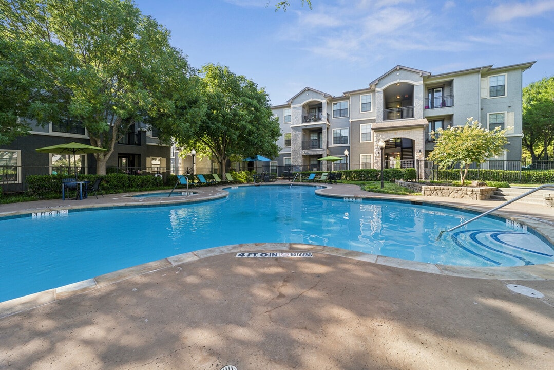 Northside on Travis in Sherman, TX - Foto de edificio