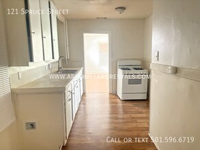121 S Spruce St in North Little Rock, AR - Building Photo - Building Photo
